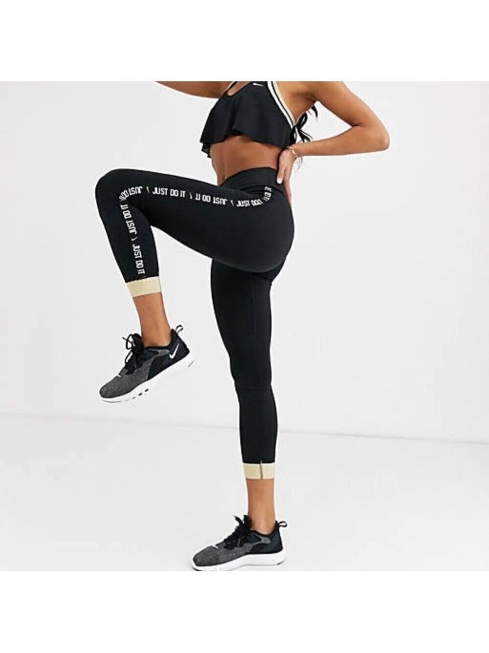 𝅺NIKE BNWOT Training Pants Sz Xsmall Gold Trim